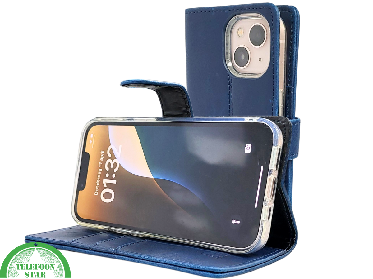 Donkerblauw Bookcase Hoesje iPhone 13 / 14 – Magneetsluiting en Pasjesvakken | €14,95