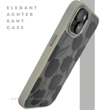 iPhone 15 Hoesje &ndash; Zwarte Tulpen Design met Beige Rand | Stijlvol &amp; Betaalbaar