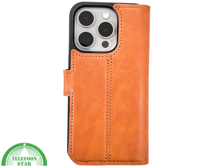 Cognac Bookcase Hoesje twee en een iPhone 15 Pro Max &ndash; Lederen Look &amp; Kaartvak | Telefoonstar.nl