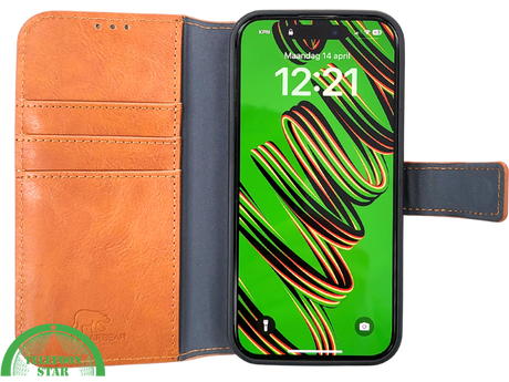 Cognac Bookcase Hoesje twee en een iPhone 15 Pro Max &ndash; Lederen Look &amp; Kaartvak | Telefoonstar.nl