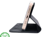 Zwart Bookcase Hoesje iPhone 13 / 14 &ndash; Met Structuur en Pasjeshouder | &euro;14,95