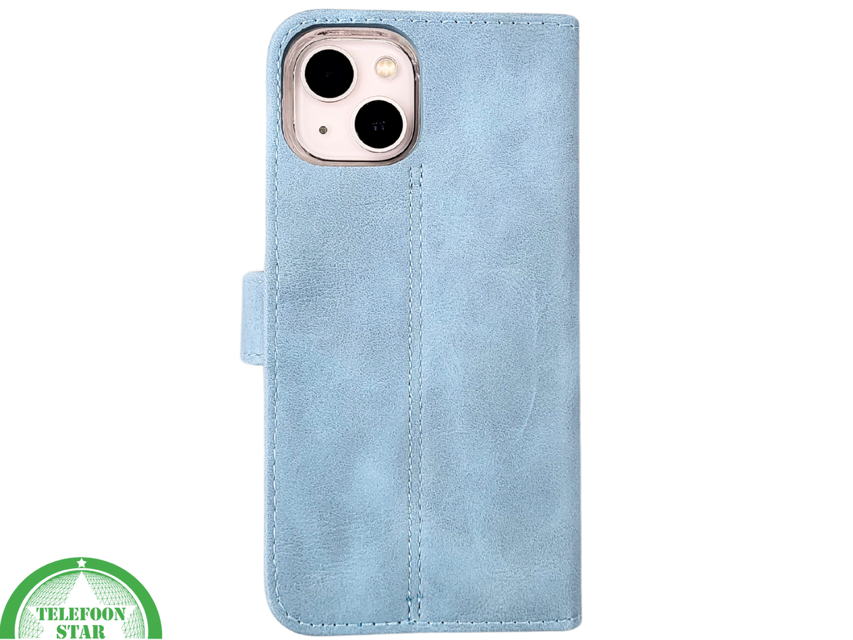 Lichtblauw Bookcase Hoesje iPhone 13 en 14 Met Sluitbandje en Pasjeshouder prijs goedkoop &euro;14,95