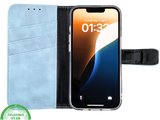 Lichtblauw Bookcase Hoesje iPhone 13 en 14 Met Sluitbandje en Pasjeshouder prijs goedkoop &euro;14,95
