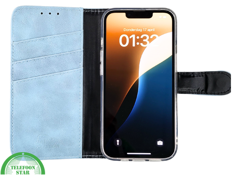 Lichtblauw Bookcase Hoesje iPhone 13 en 14 Met Sluitbandje en Pasjeshouder prijs goedkoop &euro;14,95