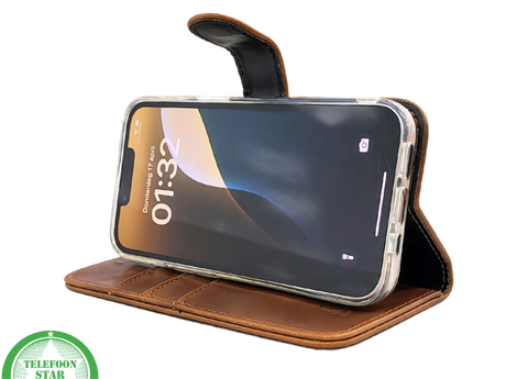 Bruin Bookcase Hoesje iPhone 13 / 14 &ndash; Vintage Leren Look met Bandje | &euro;14,95