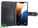Zwart Bookcase Hoesje iPhone 13 / 14 &ndash; Met Bandje en Standaardfunctie | &euro;14,95