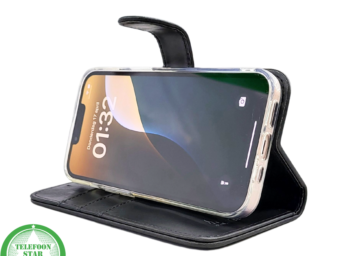Zwart Bookcase Hoesje iPhone 13 / 14 &ndash; Met Bandje en Standaardfunctie | &euro;14,95