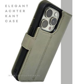 Groen Bookcase Hoesje 2 en 1 iPhone 15 Pro Max&ndash; Lederen Look &amp; Kaartvak | Telefoonstar.nl