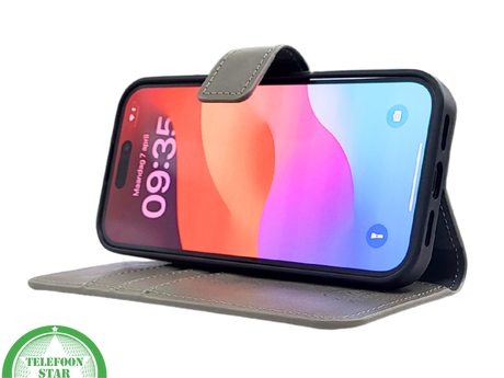 iPhone 15 Plus 2-in-1 Hoesje Groen Leer &ndash; Bookcase Met 2 in 1 Functie