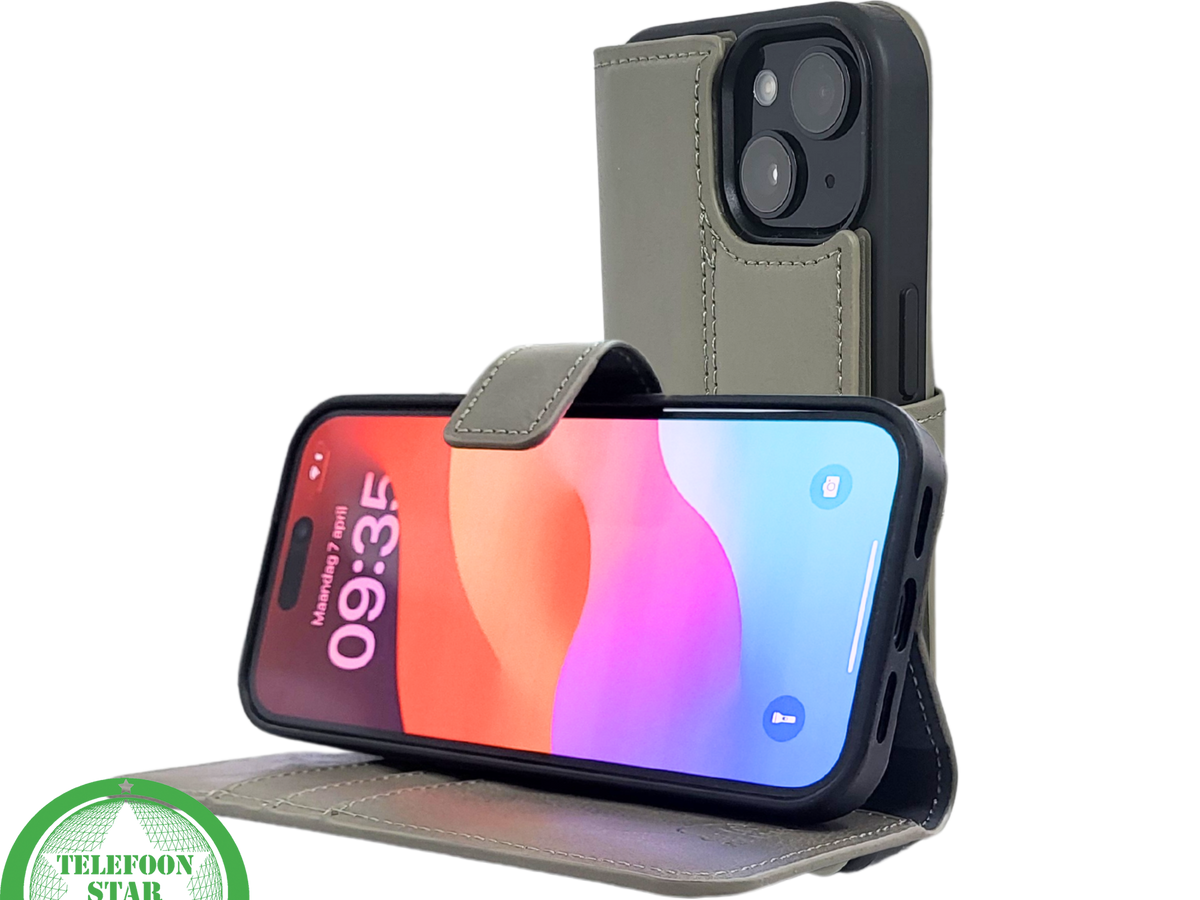 iPhone 15 Plus 2-in-1 Hoesje Groen Leer &ndash; Bookcase Met 2 in 1 Functie