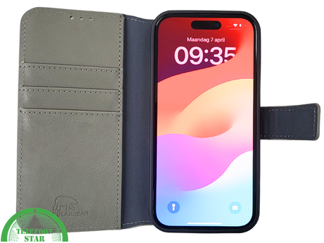 iPhone 15 Plus 2-in-1 Hoesje Groen Leer &ndash; Bookcase Met 2 in 1 Functie