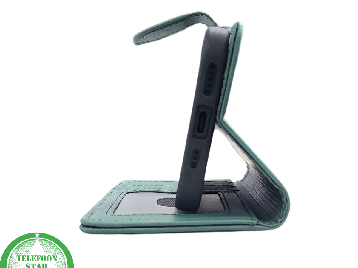 iPhone 15 Plus Bookcase Hoesje Groen &ndash; Leren Case met Pasjeshouder