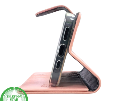 iPhone 15 Plus Hoesje Roze &ndash; Bookcase met Pasjeshouder en Leren Look