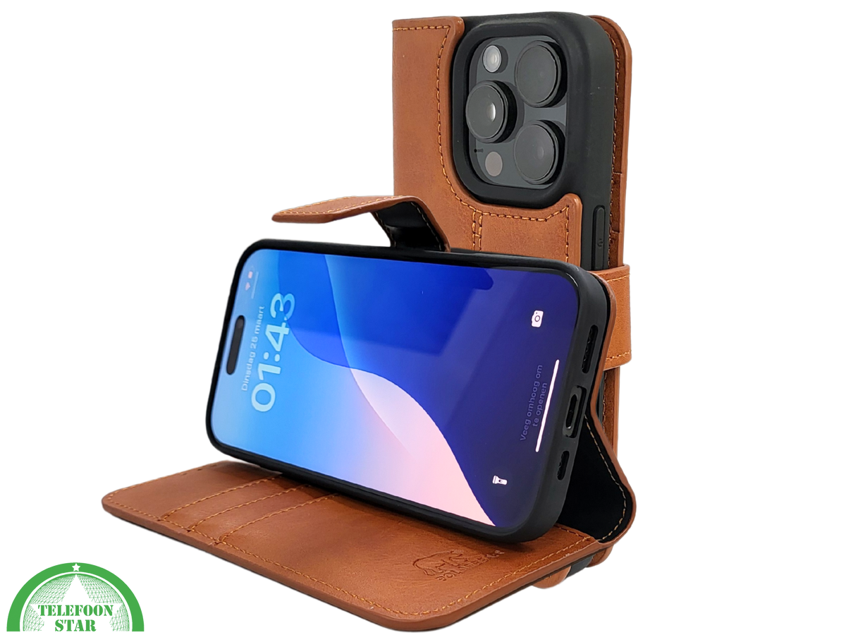iPhone 16 Pro Max Insteekhoesje Lichtbruin &ndash; Stijlvolle Leren Look met Open Bovenkant