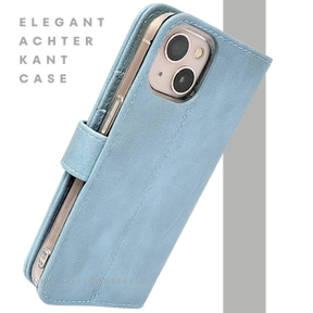 Lichtblauw Bookcase Hoesje iPhone 13 en 14 Met Sluitbandje en Pasjeshouder prijs goedkoop &euro;14,95