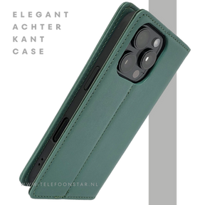 iPhone 16 Pro Max Bookcase Hoesje Donkergroen &ndash; Luxe Leren Look met Magnetische Sluiting