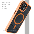 iPhone 15 Plus MagSafe Hoesje Oranje-Zwart &ndash; Sportieve Look met Magnetische MagSafe Ring