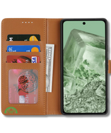 Hoesje voor Google Pixel 8 Bruin Bookcase Kunstleer met Pasjeshouder