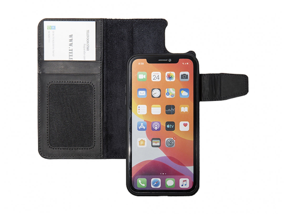 iPhone 15 Pro Max 100% leer hoesje | Ruimte voor drie pasjes | 2 in 1 functie | Zwart
